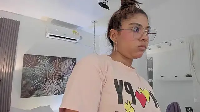 emma_alice_ on StripChat