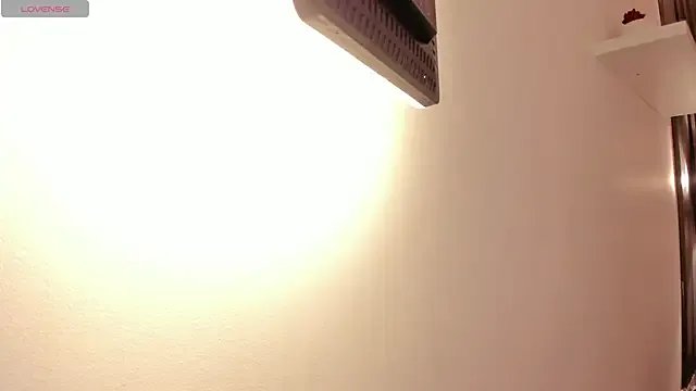 emma_alice_ on StripChat