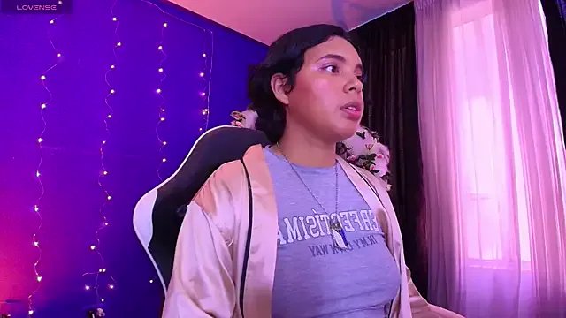 Emmapark_ on StripChat