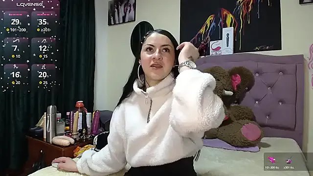 Emmie_Hot on StripChat