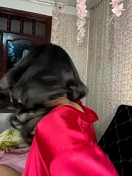 Esmerald_1111 on StripChat