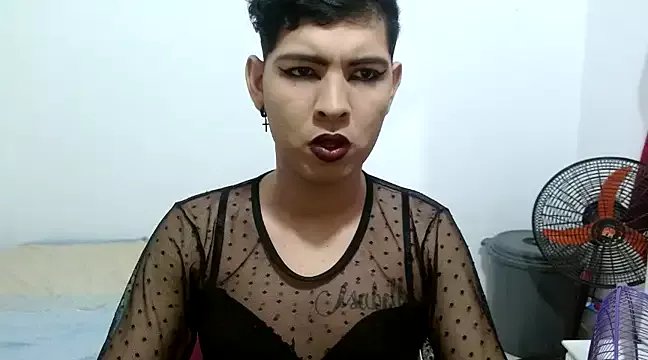 estefania224 on StripChat