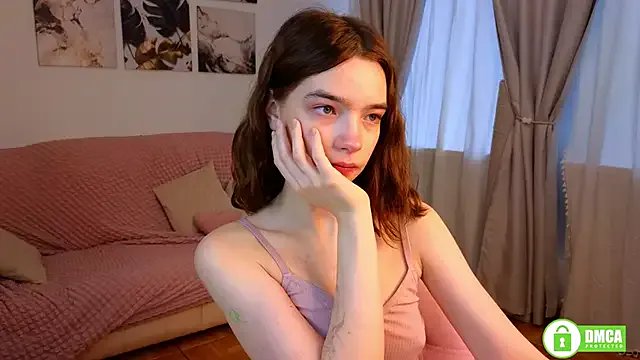 Evi_Brook on StripChat