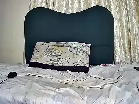 Exotic_FreakyQueen — VIBRATE MY CLIT DADDY