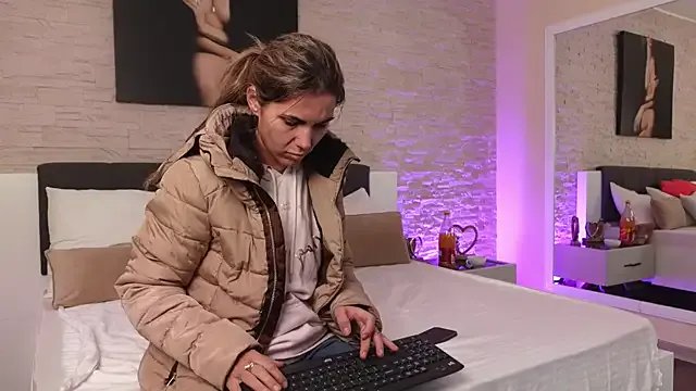 FeliciaKrige on StripChat