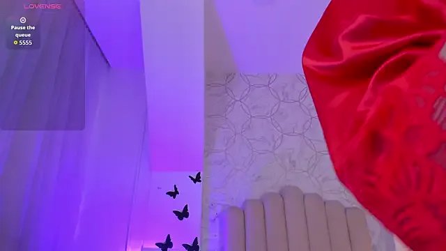 Foxy200__ on StripChat