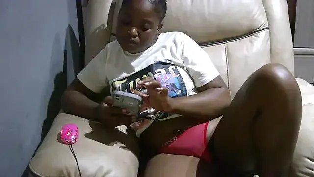 FREAKBARBIE02 on StripChat