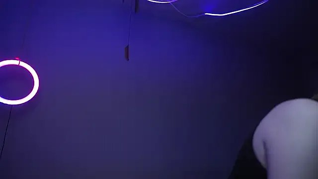 ginger_hugs on StripChat