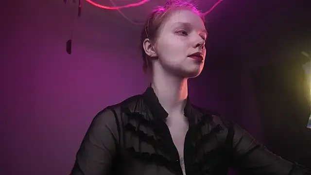 ginger_hugs on StripChat