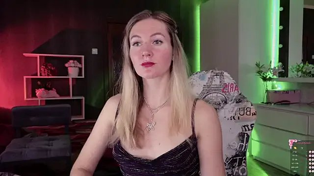 Hello_Lisha on StripChat