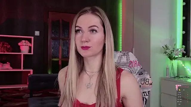 Hello_Lisha on StripChat