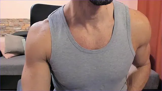 HotHunkTrainer on StripChat