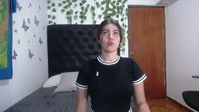isabel_09 on StripChat