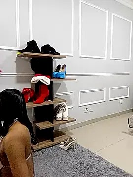 IsabellaDarrell_ts on StripChat