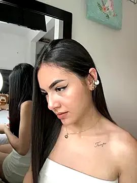 IslaCole on StripChat