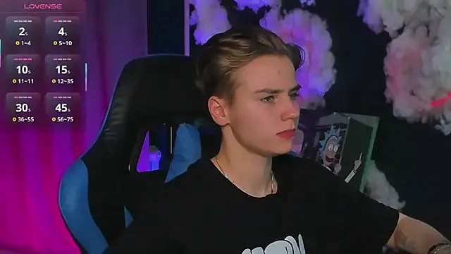 Jean_Wilsons on StripChat