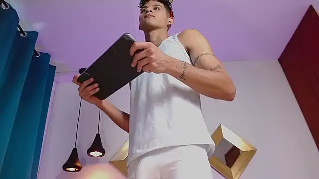 KamiSuarez on StripChat