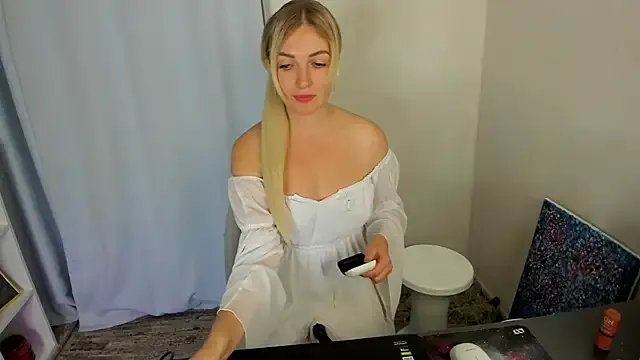 KateCrystal7 on StripChat