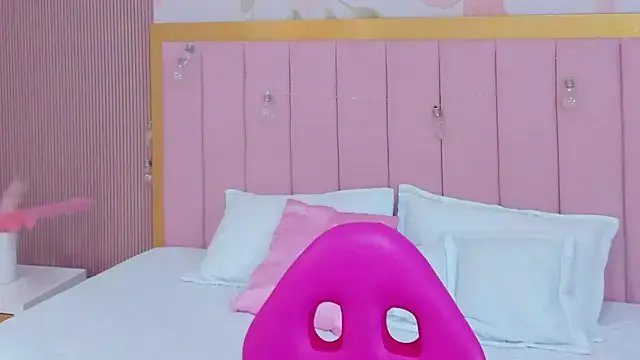 Kendall_curves on StripChat