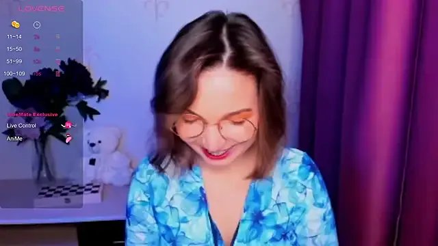 KindHazelHere_ on StripChat