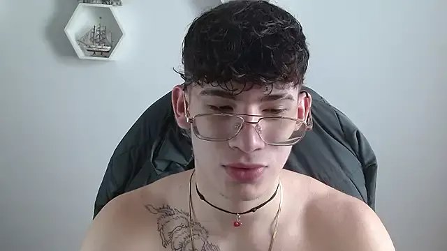 Kisan_Smith on StripChat