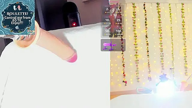 Kitty__Rose__ on StripChat