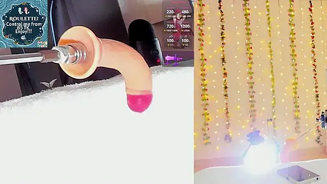 Kitty__Rose__ on StripChat