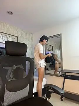 Lander_Cruz on StripChat