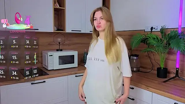 LaurieGutierrez on StripChat