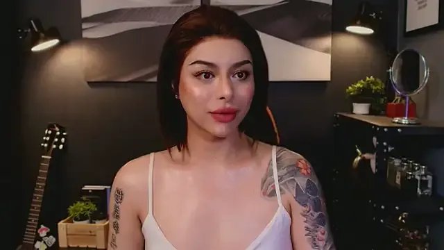 LetisiaRocks on StripChat