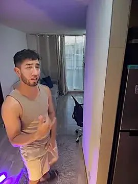 liam_bronw on StripChat