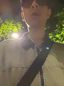 Liam_Moss on StripChat