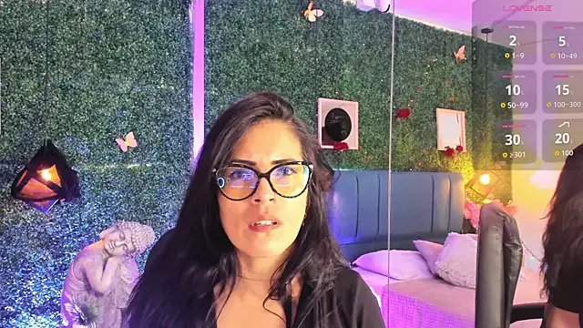 Linagh_ on StripChat