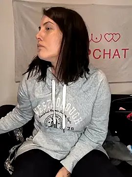 Linalicious on StripChat