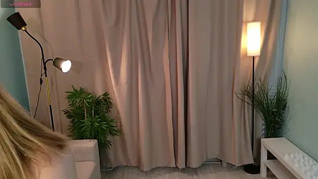 lisabaus on StripChat