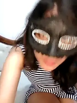 Lovebirdss on StripChat