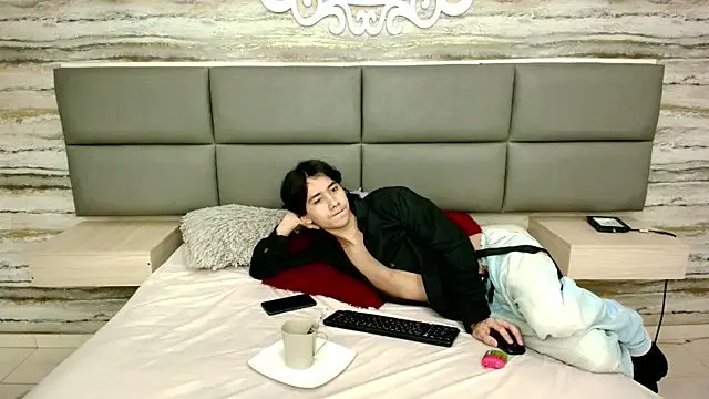 Lovers_21 on StripChat