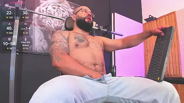 Luke__09 on StripChat