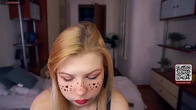 LynetHakes on StripChat