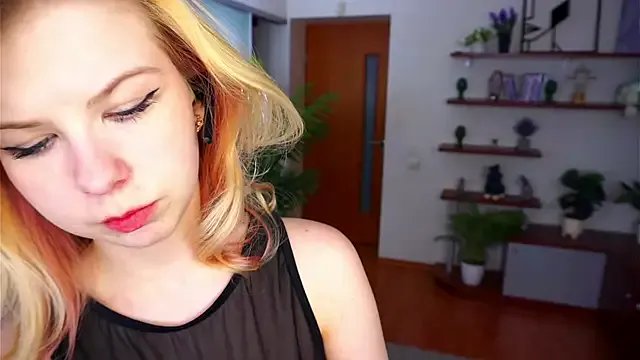 LynetHakes — pinch my nipples close to u