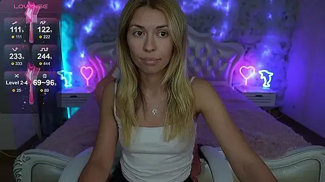 MayaRayy on StripChat