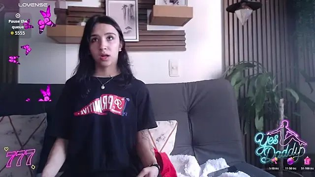 Melany_27 on StripChat