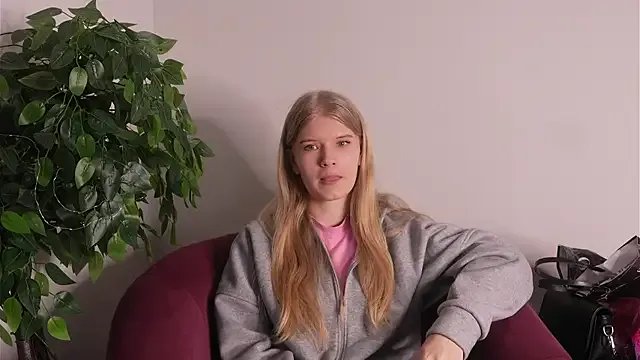 MelanyRuch — stand up and show my outfit