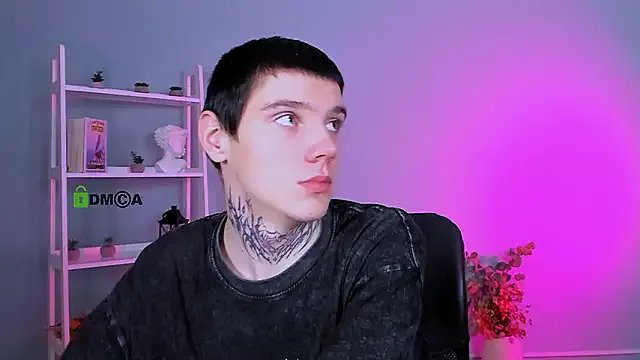 miles_candy — Freechat on StripChat