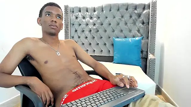 nero_reyd on StripChat