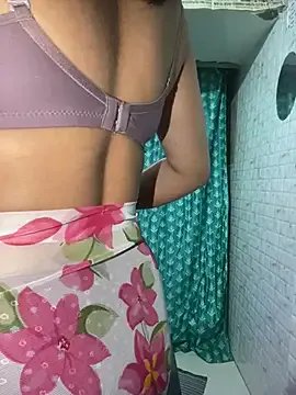 Red_Queen_11 — Ass fingering 1 minute