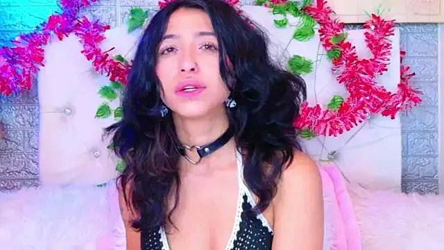 REDHOTTER_ on StripChat