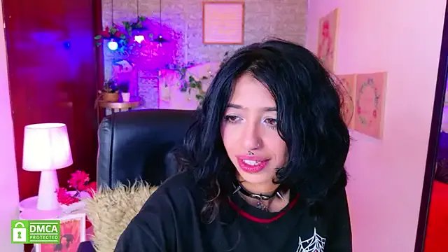 REDHOTTER_ on StripChat