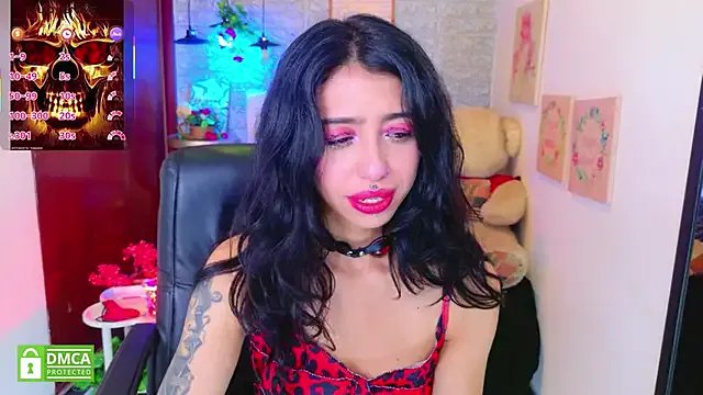 REDHOTTER_ on StripChat