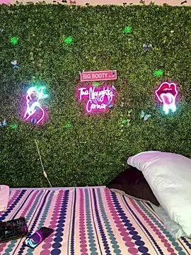 RenaThickAss on StripChat